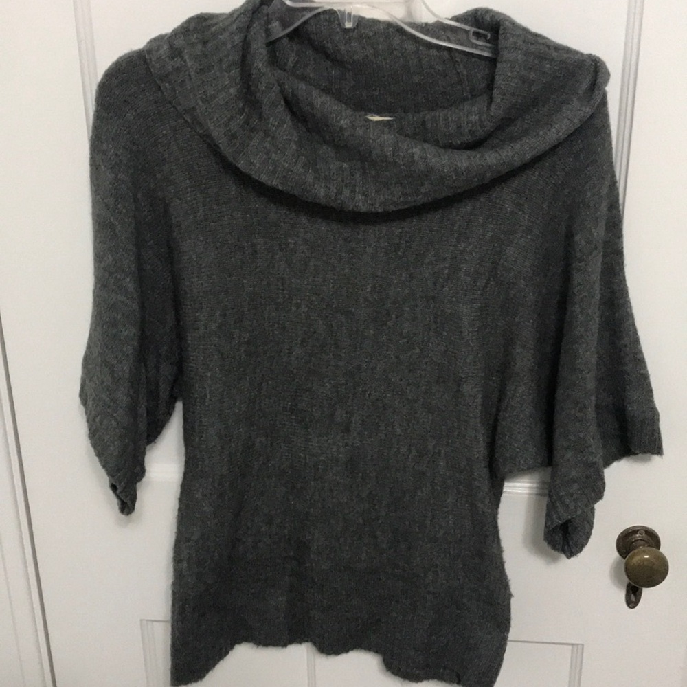 Cowl neck short sleeve gray sweater.